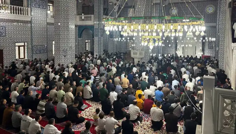 Iğdır’da Bayram Namazı Coşkusu: İlk İmam Iğdır'da Görevde