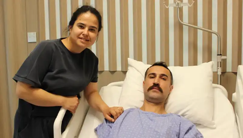 32 Yaşında Kalın Bağırsak Kanseri Teşhisi: Mide Kanaması Sandığı Korkunç Gerçeği Ortaya Çıkardı