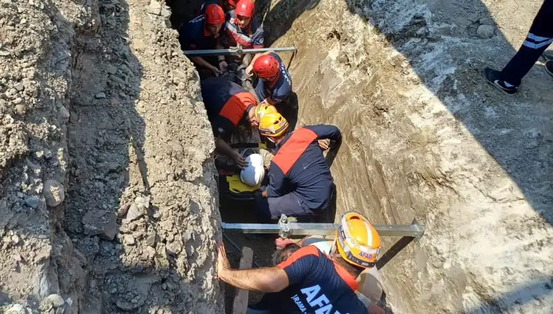 Göçük Altında Kalan İşçi Uzun Süren Mücadele Sonrası Kurtarıldı