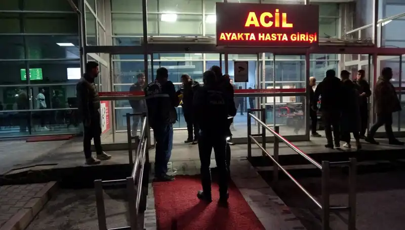 Hastane Acil Servisinde Silahlı Kavga: Olayın Detayları ve Yaralılar