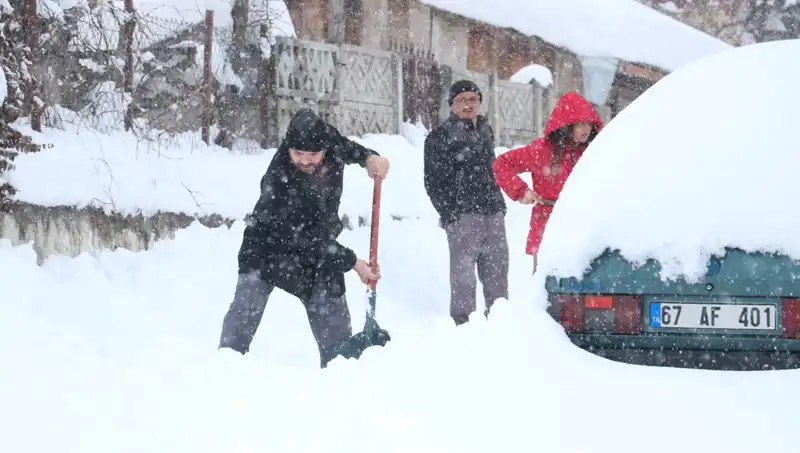14 Nisan Okullar Tatil Mi? Kar Tatili Hangi İllerde Var?
