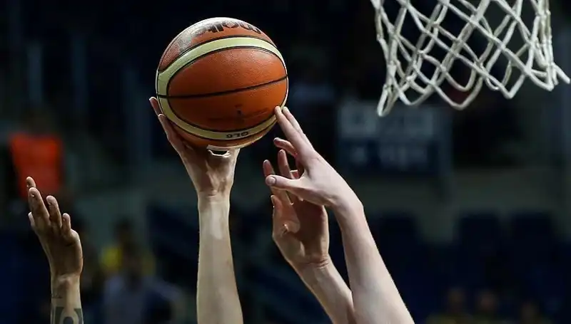 Kadın Basketbolunda Tarihi Yarı Final: Fenerbahçe ve Beşiktaş Karşı Karşıya