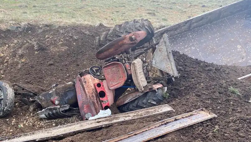 Kayseri'de Kontrolden Çıkan Traktör Şarampole Yuvarlandı: Kazanın Ayrıntıları