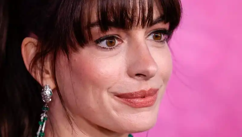 Hollywood Yıldızlarının Şaşırtan Estetik Trendi: Ölü İnsan Derisi Enjeksiyonu