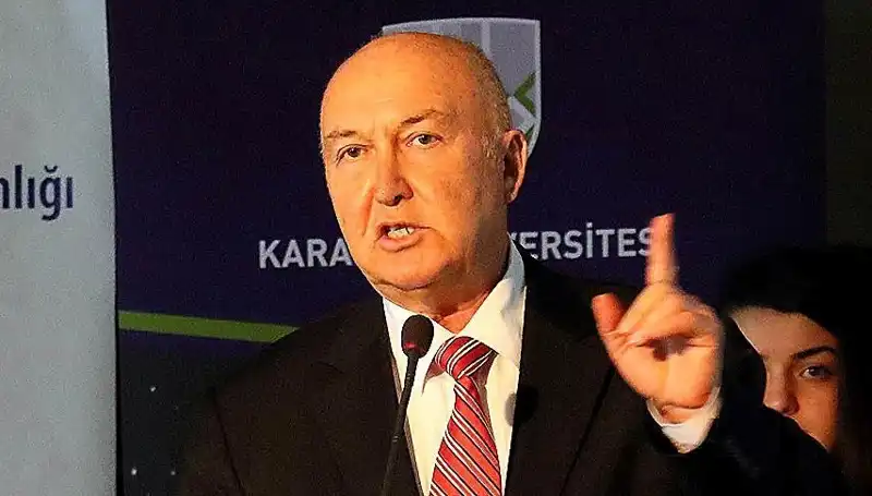 Prof. Dr. Övgün Ahmet Ercan'a Gelen Beyin Kanaması Tehlikesi Şok Yarattı