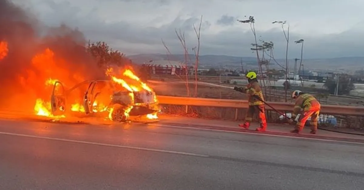 Balıkesir’de Seyir Halindeki Araç Alevlere Teslim Oldu: Korku Dolu Anlar