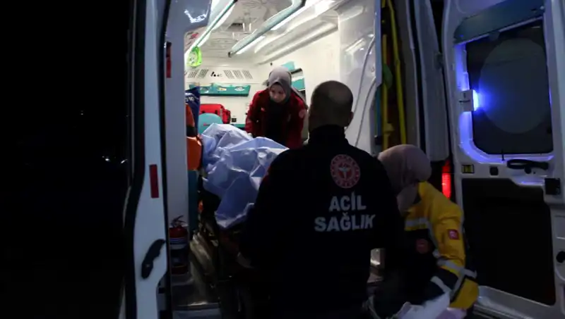 Küfürleşme Kavgası: Sokakta Kan Aktı, Gözaltılar Var!