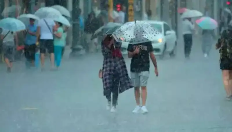 Meteoroloji Uyardı: İstanbul'da Sağanak Yağış, Yangın Bölgesinde Kuvvetli Rüzgar Bekleniyor