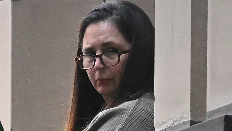 Zehirli Mantarların Gizemi: Renkli Tabaklar ve Suçun Anatomisi
