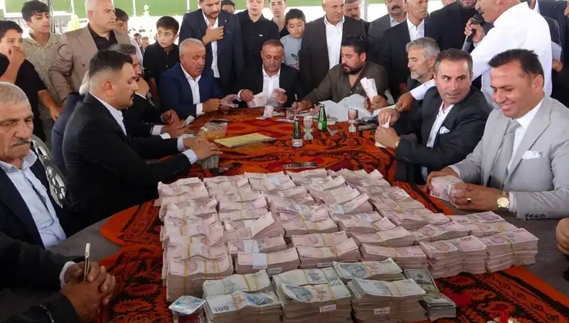 Aşiret Düğününde Altın Yağmuru: Gelin 1,5 Kilo, Damat 7,5 Milyon TL Aldı!