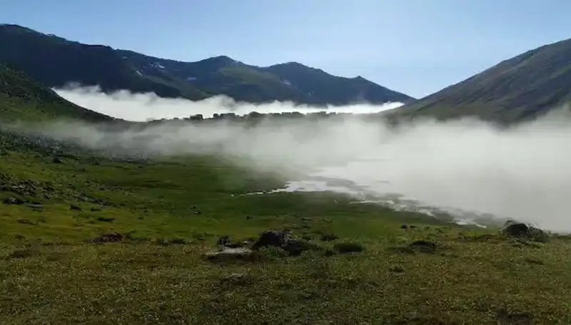 Dağların Zirvesindeki Hava Durumu: 2400 Rakımda Ne Oluyor?