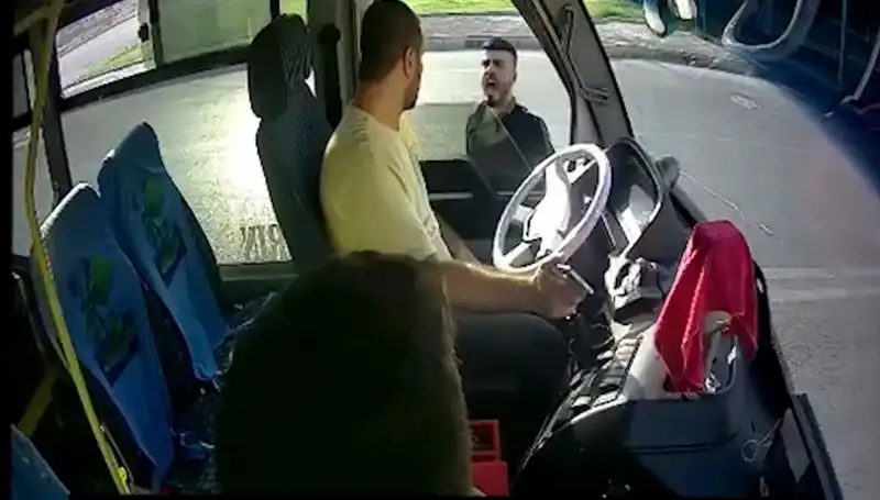 Antalya'da Otobüs Şoförünü Bıçaklayan Kişi Kimdir? Dram Dolu Olayın Detayları!
