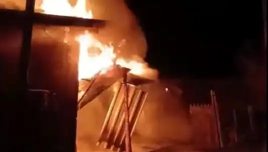 Karabük’te Gece Yarısı Yakan Yangın İki Evi Kül Etti!