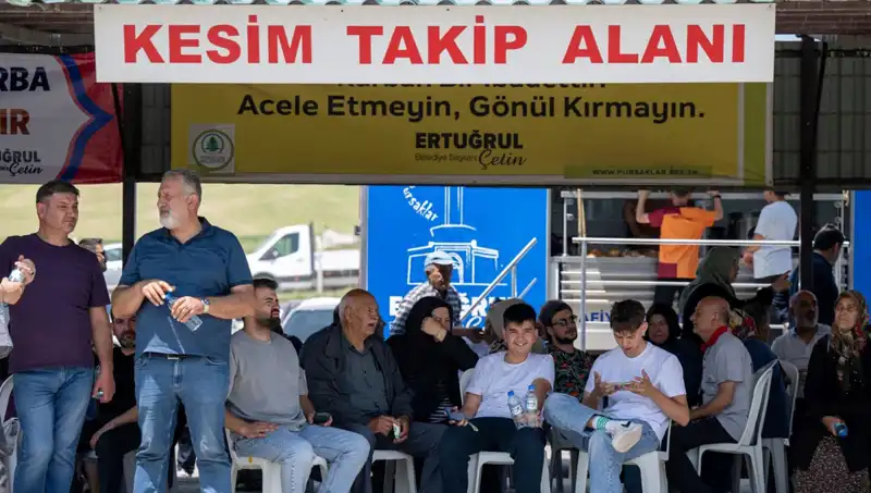 Ankara'daki Kurban Pazarlarında Yoğunluk Artarken Alıcılar Fırsat Peşinde