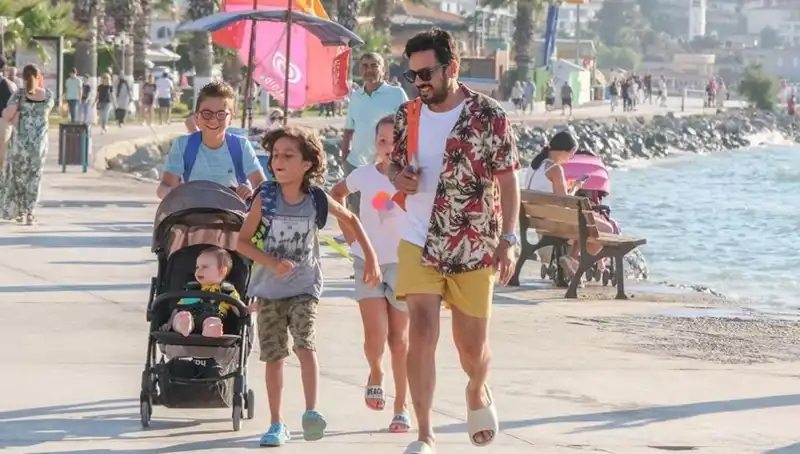 Ne Olacak Halim Filmi: Oyuncuları ve Konusuyla Sinema Seyircisini Büyülüyor