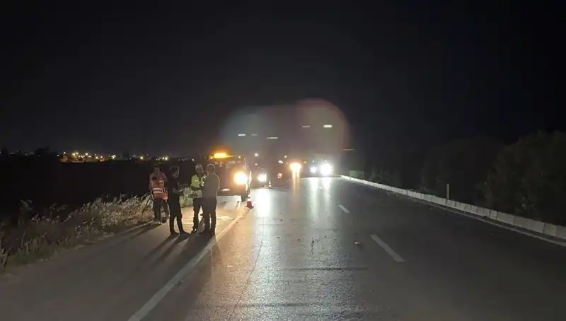 Adana'da Üç Araçlı Zincirleme Trafik Kazası: Gözler Yolda!