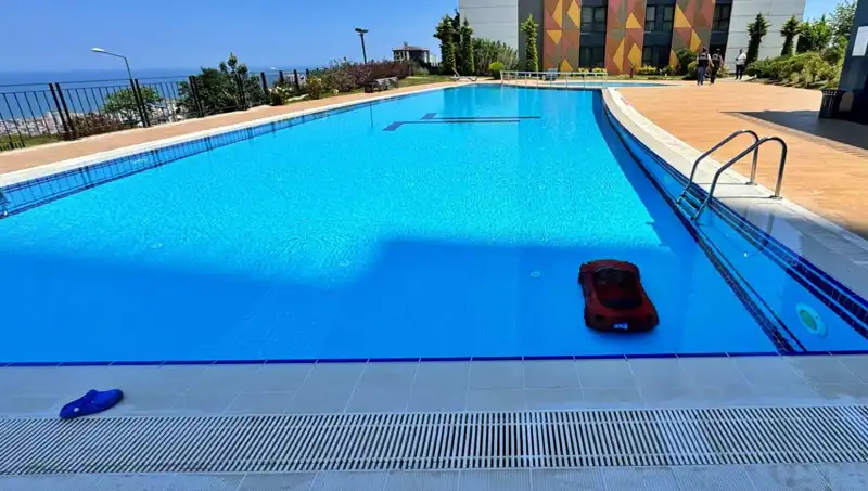 Samsun'da 4 Yaşındaki Çocuk Akülü Arabasıyla Havuzda Korku Dolu Anlar Yaşadı