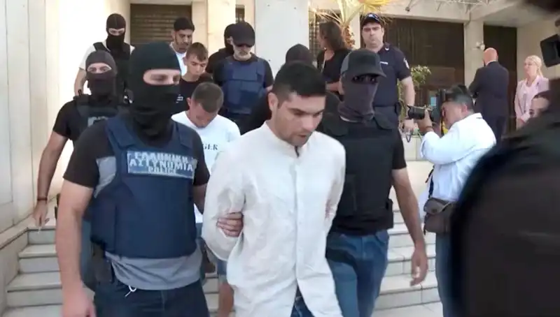 Atina'da Şok Cinayet: Profesörün Ölümü Üzerine 5 Kişi Gözaltında!